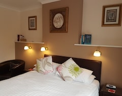 Otel Private Ensuite Double Room In Guest House, Breakfast Included (Stratford-upon-Avon, Birleşik Krallık)