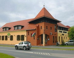 Khách sạn Vadasz Hotel & Restaurant (Szombathely, Hungary)