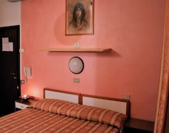 Hotelli Midi (Riccione, Italia)