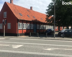 Toàn bộ căn nhà/căn hộ Toldboden Anno 1684 (Rønne, Đan Mạch)