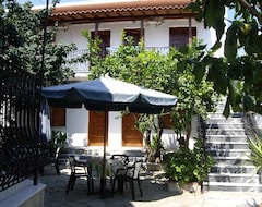 Hotel Nikolas (Skiathos Town, Greece)