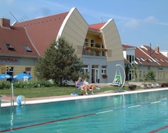 Hotelli Forrás Hotel (Komárom, Unkari)