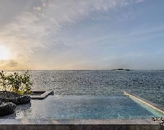 Khách sạn Madifushi Private Island (Meemu Atoll, Maldives)