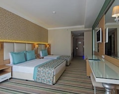 Khách sạn Hotel Royal Garden Suite (Antalya, Thổ Nhĩ Kỳ)