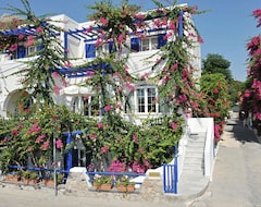 Hotel Proteas (Kamari, Greece)