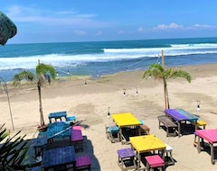 Hotel Surfer's Point Deck (San Juan, Filipini)