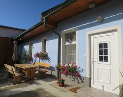 Koko talo/asunto Family / Seniors Friendly, Barrier-Free, Own Sports Hall, Free Bicycles (Sankt Andrä am Zicksee, Itävalta)