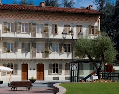 Hotel Casa Americani (Montà, Italy)