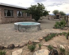 Kalkfontein Guesthouse (Merweville, South Africa)