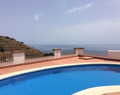 Tüm Ev/Apart Daire Comfortable Villa, Superb Sea View, Large Swimming Pool And Garden, 4 Bedrooms (Torrox, İspanya)
