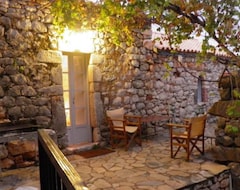 Toàn bộ căn nhà/căn hộ Traditional Stone House (Kokkala, Hy Lạp)