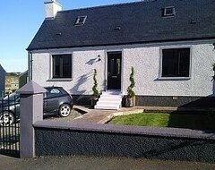 Entire House / Apartment 2 Bedroom Cottage With Open Views To Rear (Stornoway, United Kingdom)