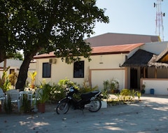 Khách sạn Isle Beach Inn (Maafushi, Maldives)