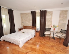 Hotel Villa Dante (Trogir, Croatia)