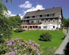 Khách sạn Hotel Gasthaus Tröster (Schmallenberg, Đức)