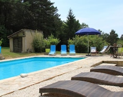 Khách sạn Le Clos Romantic & Spa (Eyliac, Pháp)