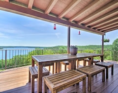 Casa/apartamento entero New! Lake Norfork Home W/waterview Patio + Balcony (Mountain Home, EE. UU.)