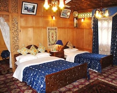 Hotel New Sea Palace Houseboats (Srinagar, India)