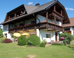 Hotelli Fruhstuckspension Petschnig 1 (Drobollach, Itävalta)