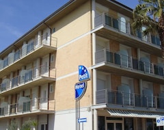 Khách sạn Petit (San Benedetto del Tronto, Ý)