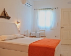 Hotel Efthimias Rooms (Klima, Greece)
