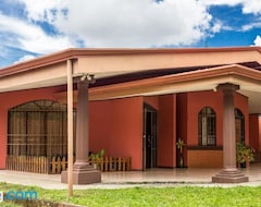 Toàn bộ căn nhà/căn hộ Tico House Bed & Breakfast (Guápiles, Costa Rica)