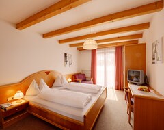 Hotel Goldene Rose (Welsberg-Taisten, Italy)