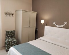 Khách sạn Hotel Tina (Diano Marina, Ý)