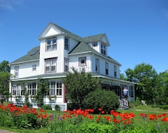 Khách sạn The Harbourview Inn (Smiths Cove, Canada)