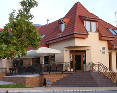Khách sạn Parton  & Bowling (Szolnok, Hungary)