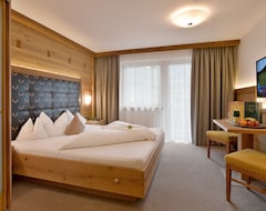 Khách sạn Hotel Gasthof Jager Zillertal (Schlitters, Áo)