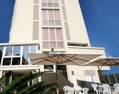 Otel Caesar (Rimini, İtalya)