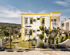 Limon Pansiyon (Foça, Türkiye)