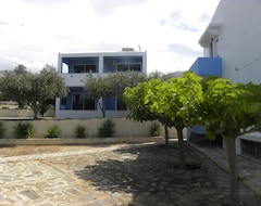 Otel Nisaki Bungalows (Karystos, Yunanistan)