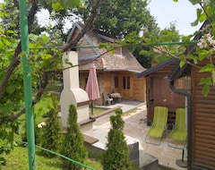 Otel Brvnare Vrdnik (Banja Vrdnik, Sırbistan)