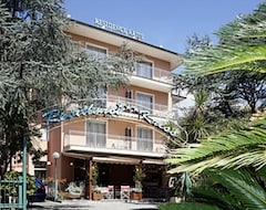 Residence Hotel Kriss (Deiva Marina, İtalya)