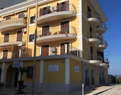 Hotelli Traiano Suite (Margherita di Savoia, Italia)