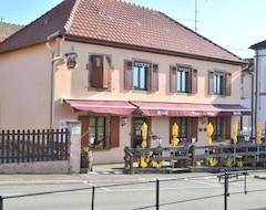 Otel Location Chez Helmut (Saint-Hippolyte, Fransa)