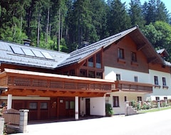 Hotelli Four Seasons Lodge (Lackenhof, Itävalta)