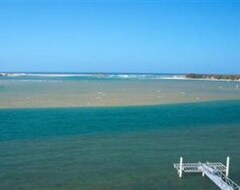 Resort Waves Maroochy River (Maroochydore, Australia)