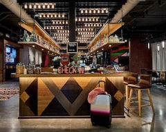 Hotel Moxy Lyon Airport (Colombiers-Saugnieu, France)
