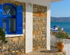 Khách sạn Eleftheria Sea Side Traditional House (Elounda, Hy Lạp)