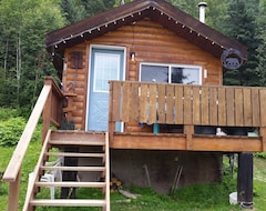 Koko talo/asunto Bear Corner Adventures Bed & Bale (Golden, Kanada)
