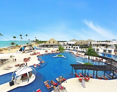 Hotel Royalton Chic Punta Cana, An Autograph Collection All-Inclusive Resort & Casino – Adults Only (Playa Bavaro, Dominican Republic)