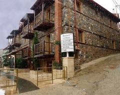 Hotel Chalet Lithos (Paleos Agios Athanassios, Greece)