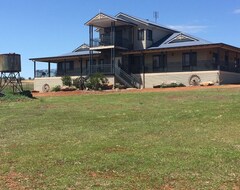 Toàn bộ căn nhà/căn hộ Large Dble Story House 5bed 2bath 50 Acres With Beautiful Views & Walking Distance To The River (Toodyay, Úc)