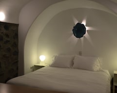 Hotelli Stefani 4 Suites (Firostefani, Kreikka)