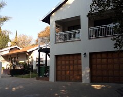 Khách sạn Acacia Grove Guest House (Bedfordview, Nam Phi)