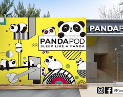 Khách sạn Panda Pod Hotel (Richmond, Canada)