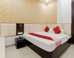 Khách sạn Oyo 48489 Adarsh Plaza (Saharanpur, Ấn Độ)